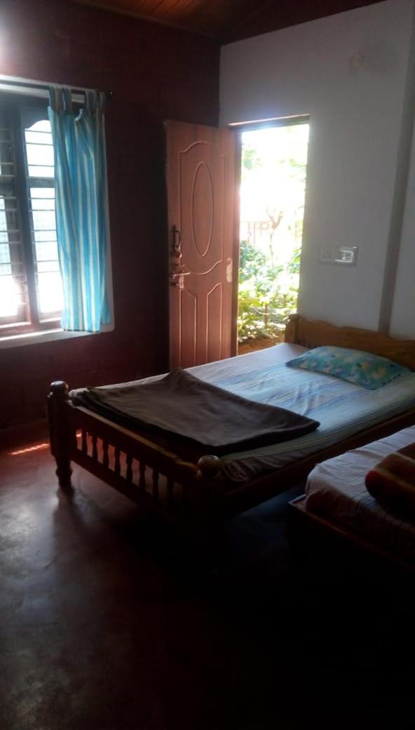 Athena Homestay Somvarpet ภายนอก รูปภาพ